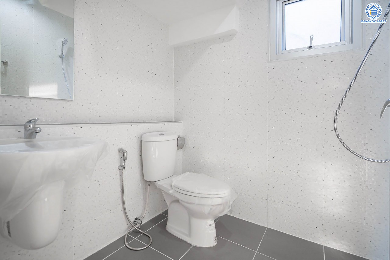 บ้านมือสองตกแต่งใหม่ โครงการ ชัยพฤกษ์ เพชรเกษม81 หลังมุม แบรนด์ Land&Houses พร้อมรองรับทุกความสุข บนเนื้อที่ 63.3 ตร.ว. ฟังก์ชัน 3 ห้องนอน 3 ห้องน้ำ 1 ห้องอเนกประสงค์ 2 ที่จอดรถ ทำเลเดินทางสะดวก เชื่อมต่อถนนเพชรเกษม ถนนมาเจริญ และใกล้ทางด่วน "เพชรเกษม"